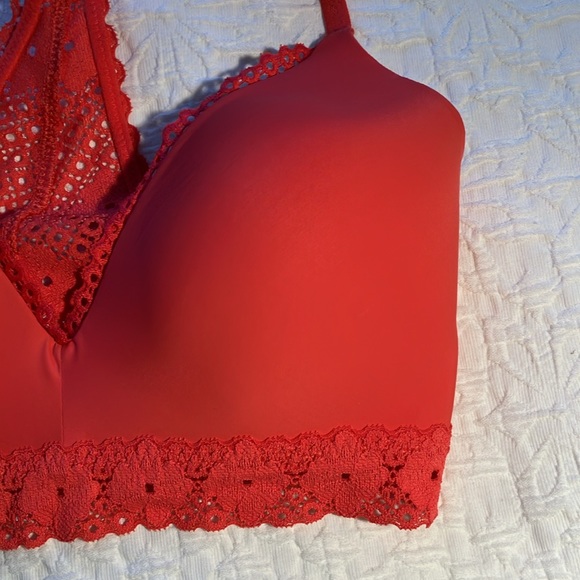 32D Super soft peachy orange lace racer back bra by Aerie. - Picture 4 of 8